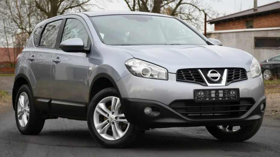 NISSAN Qashqai -