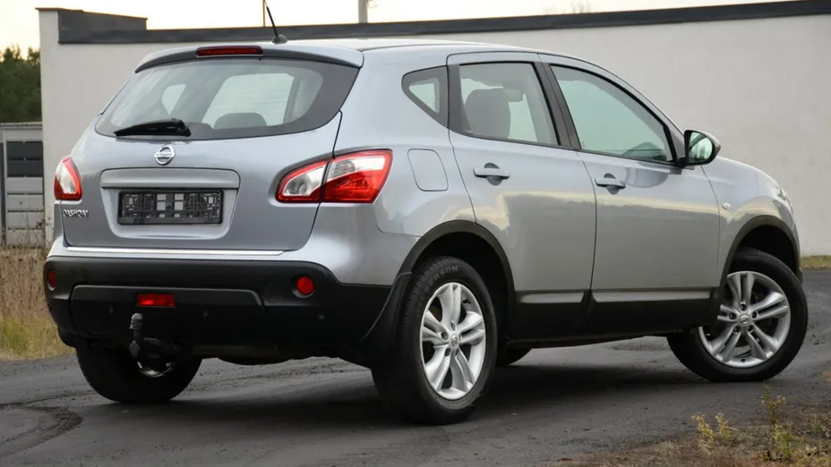 NISSAN Qashqai -