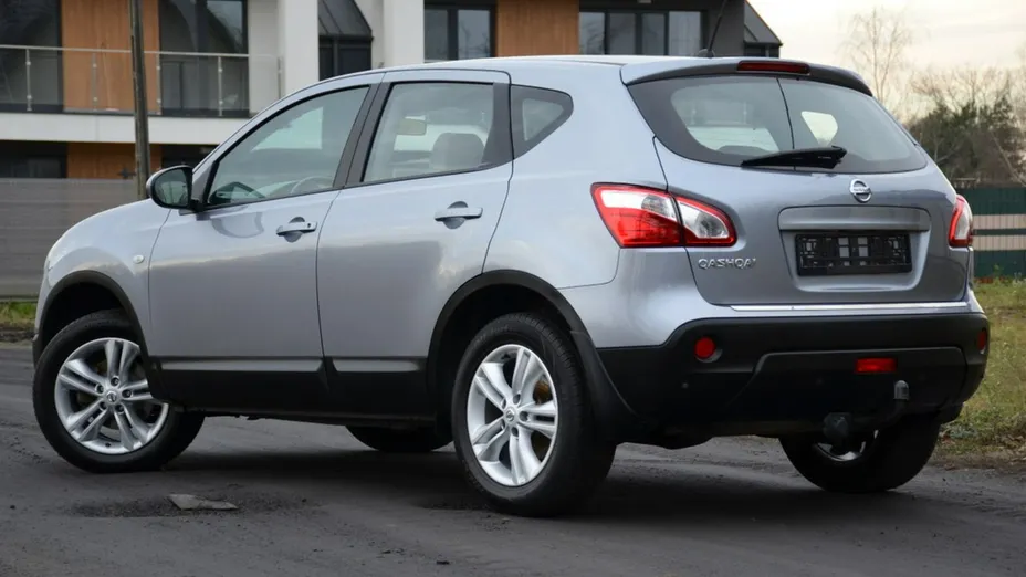 NISSAN Qashqai -