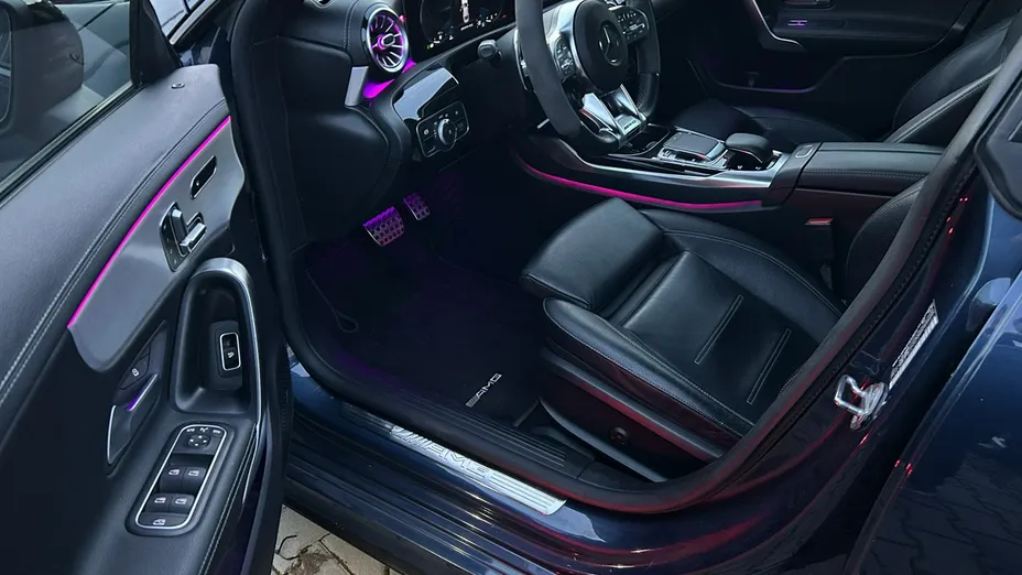 MERCEDES-BENZ CLA -
