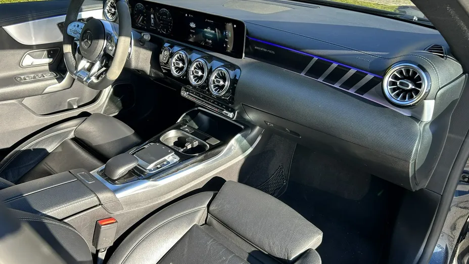 MERCEDES-BENZ CLA -