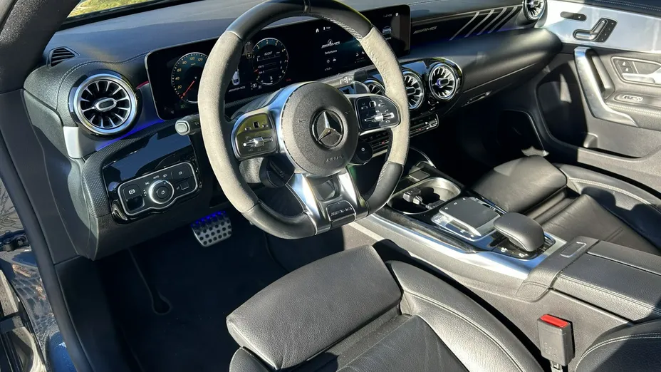 MERCEDES-BENZ CLA -
