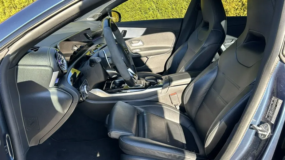 MERCEDES-BENZ CLA -