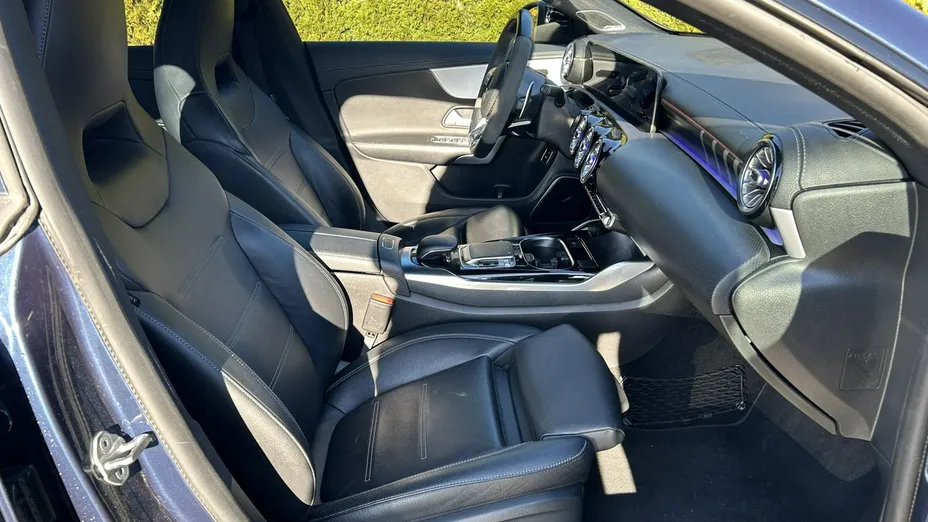 MERCEDES-BENZ CLA -