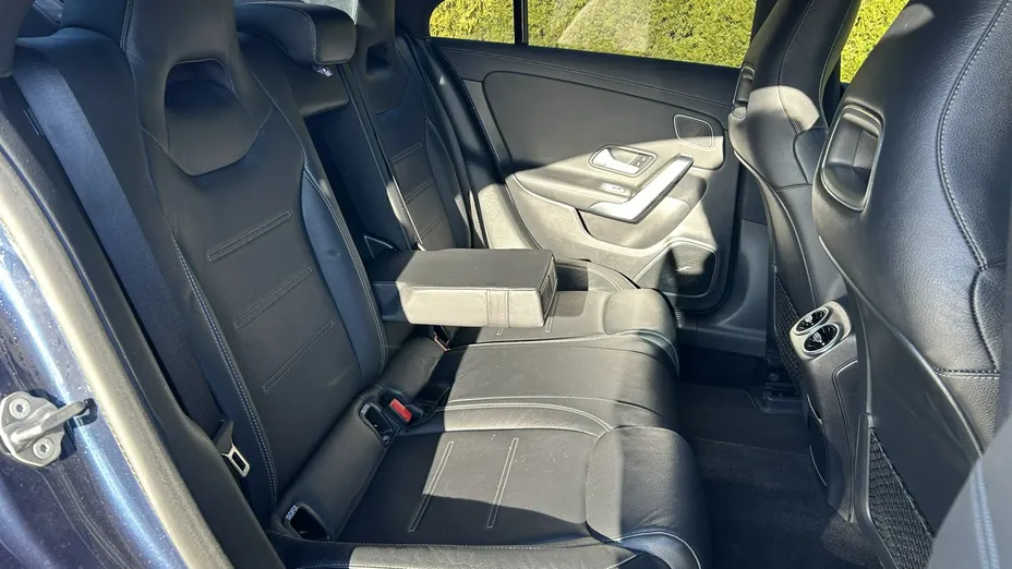 MERCEDES-BENZ CLA -