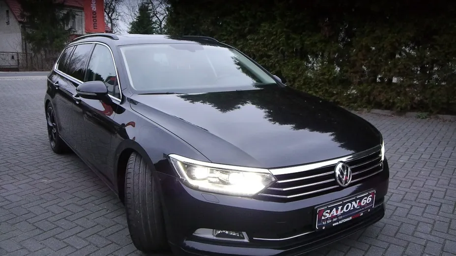 VOLKSWAGEN Passat -