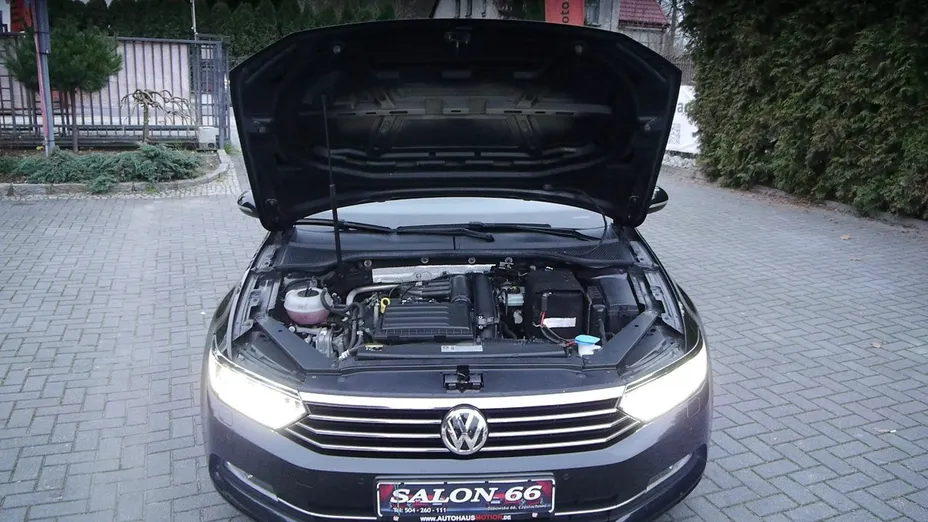 VOLKSWAGEN Passat -
