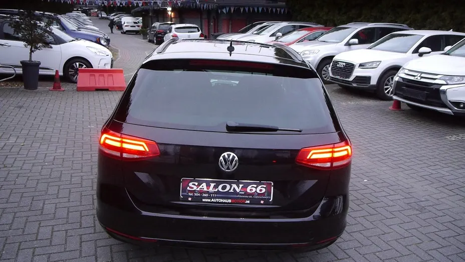 VOLKSWAGEN Passat -