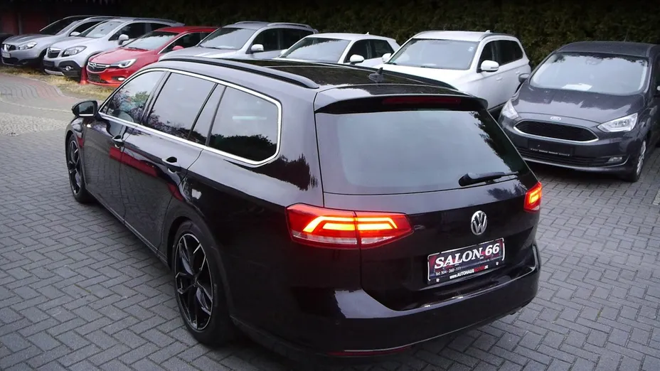 VOLKSWAGEN Passat -