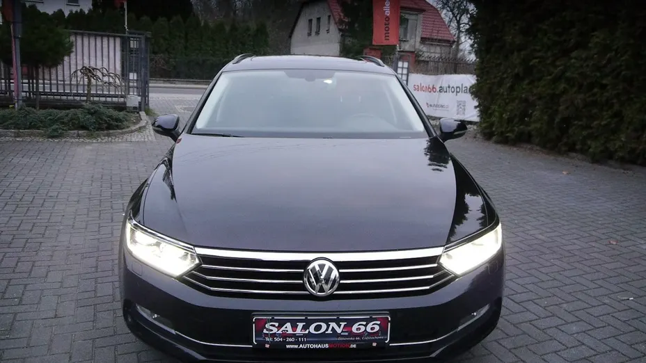 VOLKSWAGEN Passat -
