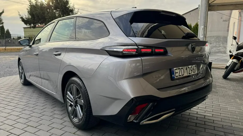 PEUGEOT 308 -