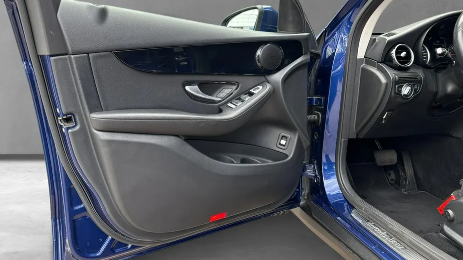 MERCEDES-BENZ GLC -