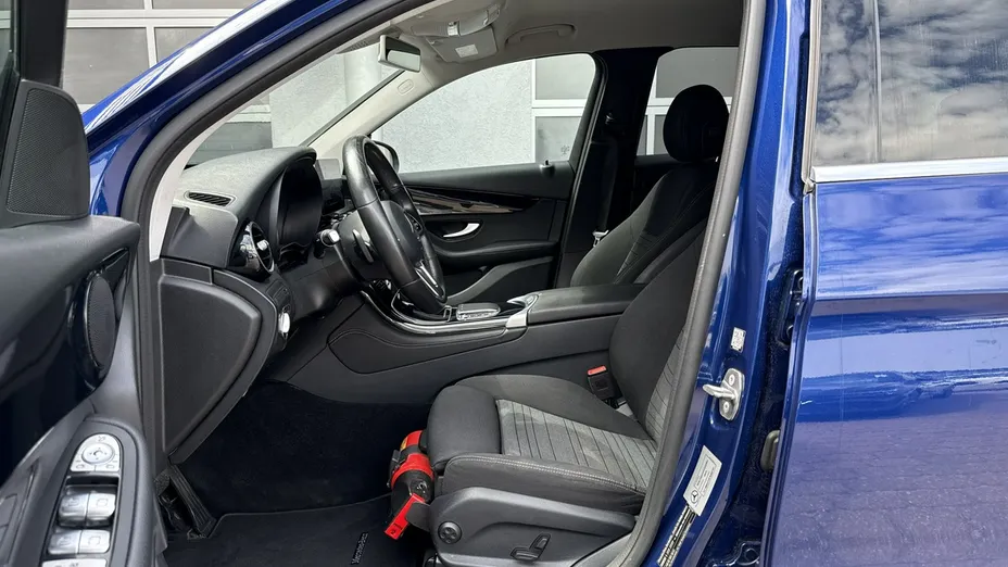 MERCEDES-BENZ GLC -