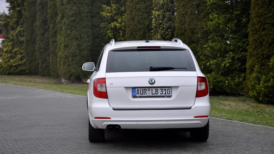 SKODA Superb -
