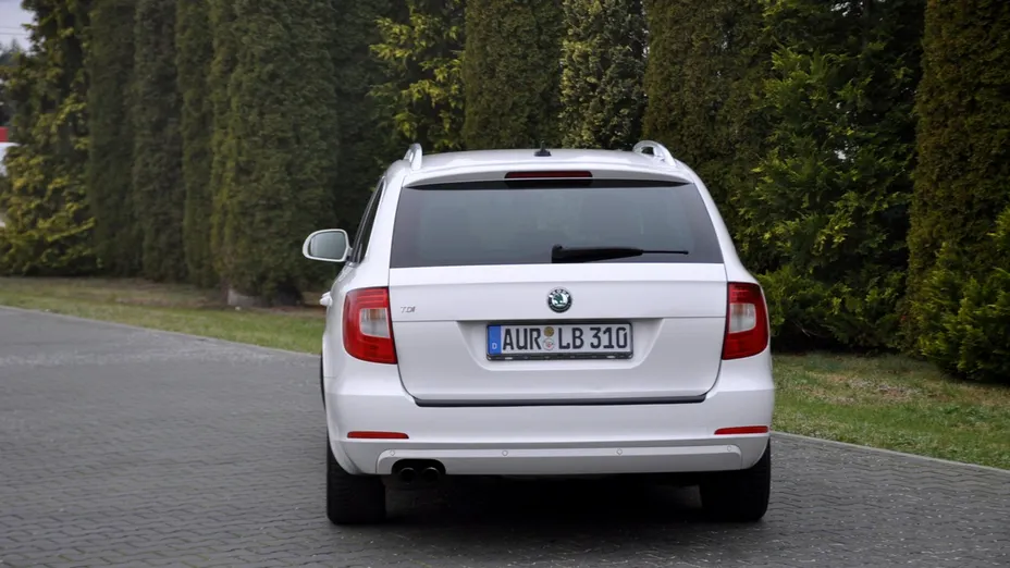 SKODA Superb -