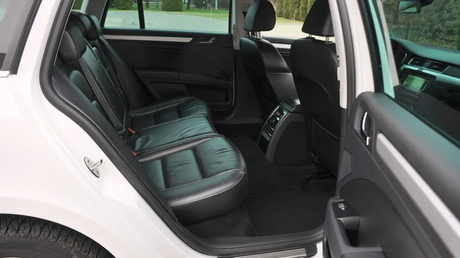SKODA Superb -