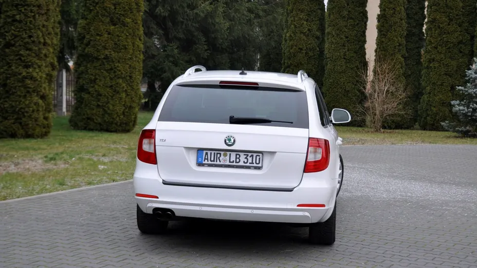 SKODA Superb -