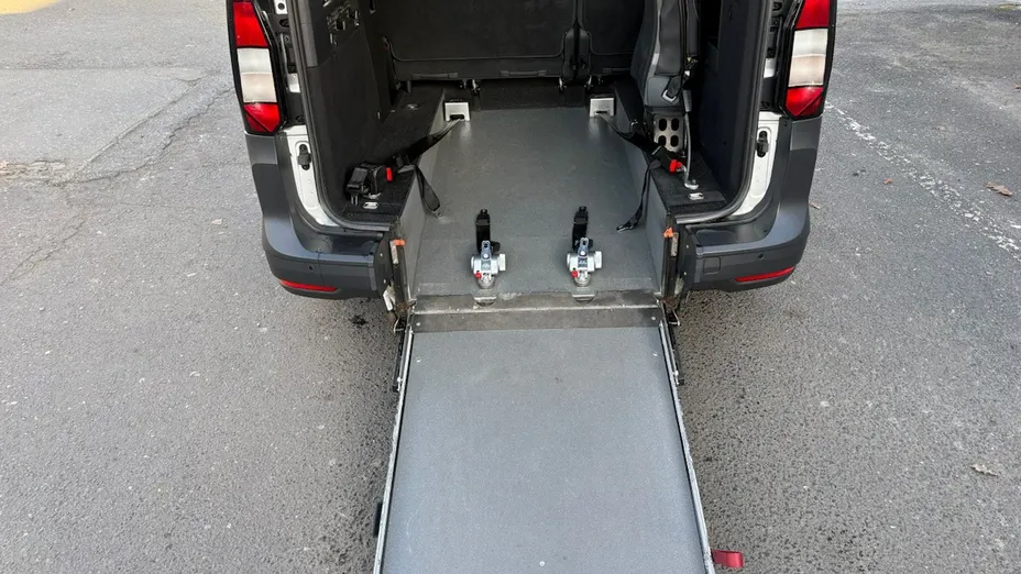 VOLKSWAGEN Caddy -