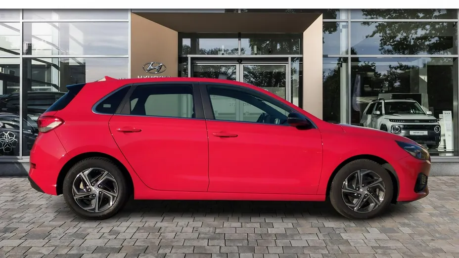 HYUNDAI i30 -