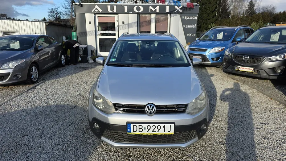 VOLKSWAGEN Polo -