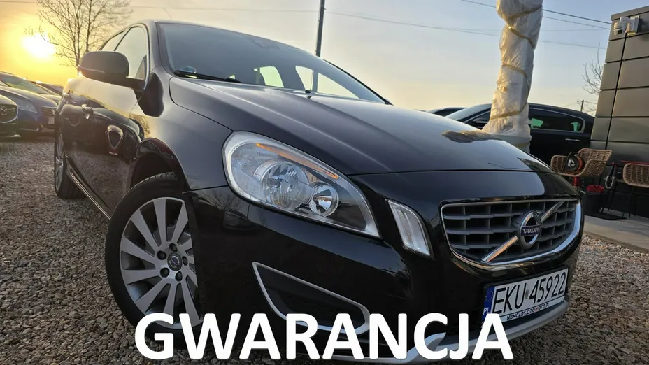 VOLVO V60 -