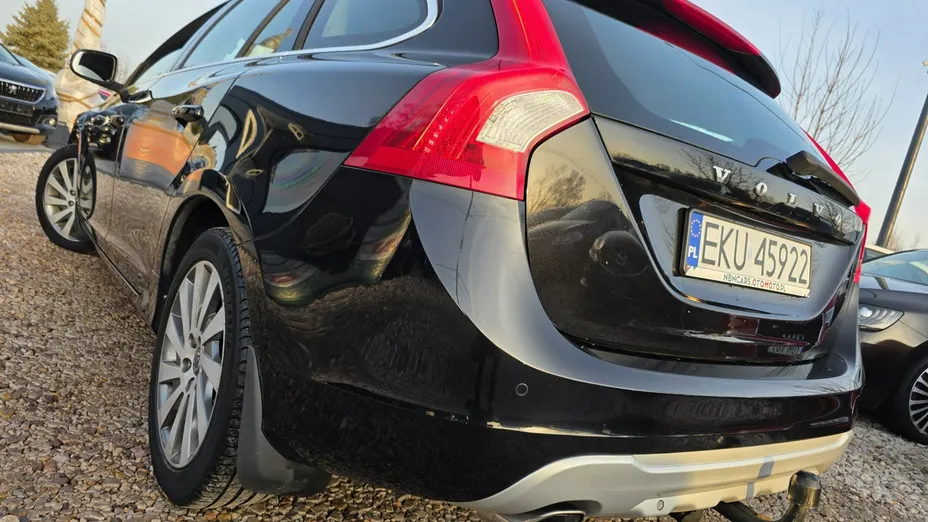 VOLVO V60 -