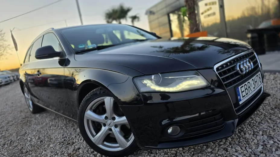 AUDI A4 -
