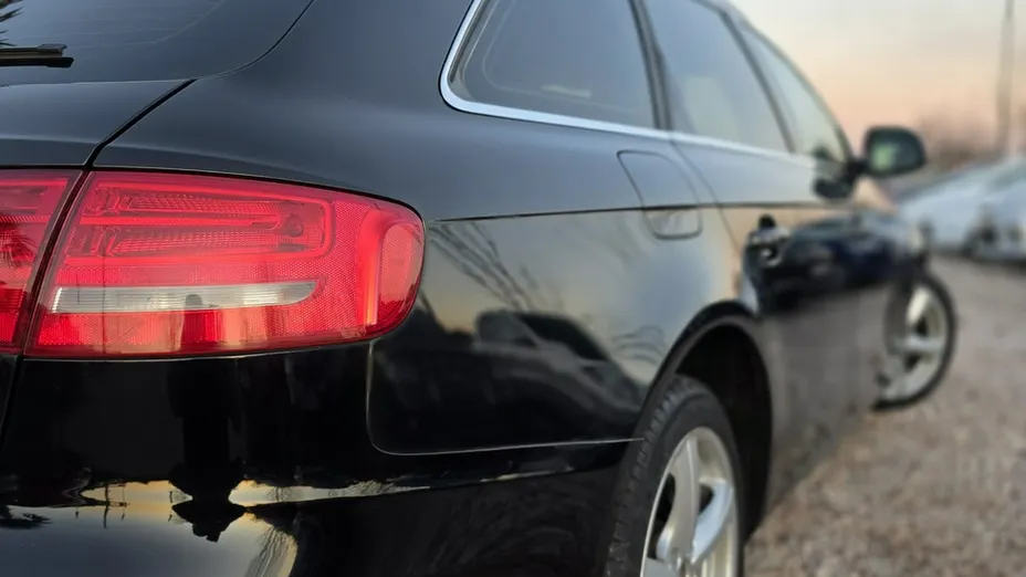 AUDI A4 -