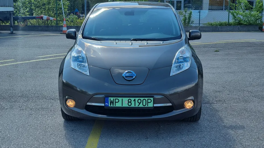 NISSAN Leaf -