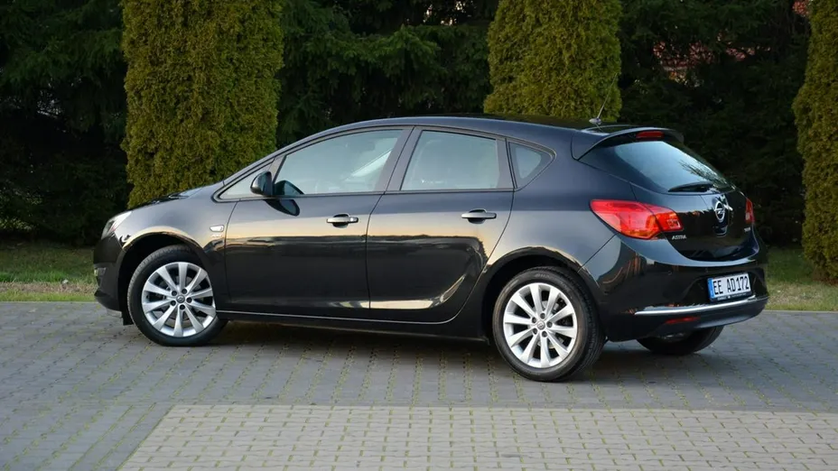 OPEL Astra -