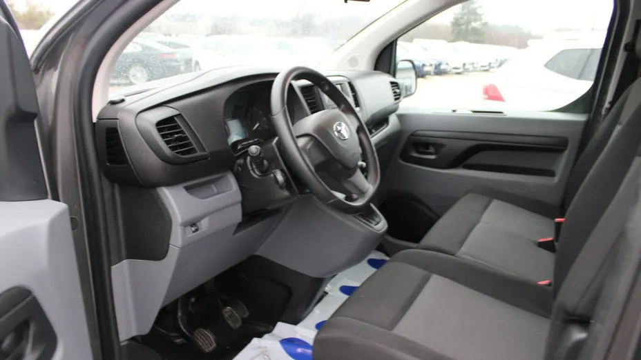 TOYOTA Proace -