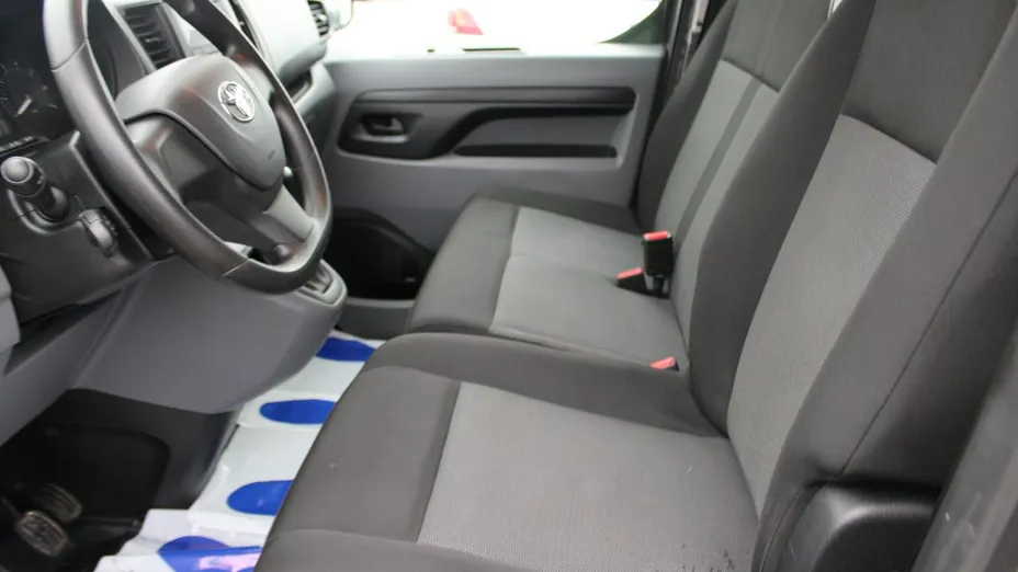 TOYOTA Proace -