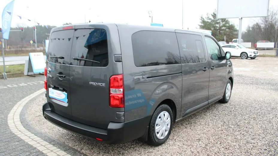 TOYOTA Proace -