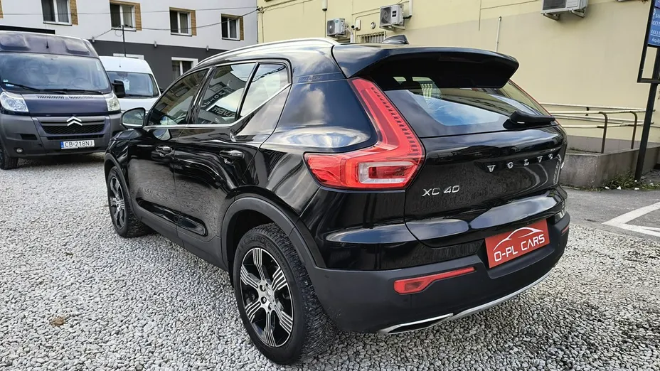 VOLVO XC40 -