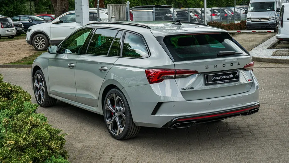 SKODA Octavia -
