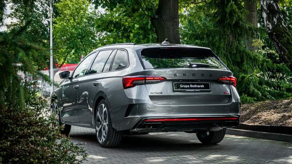 SKODA Octavia -