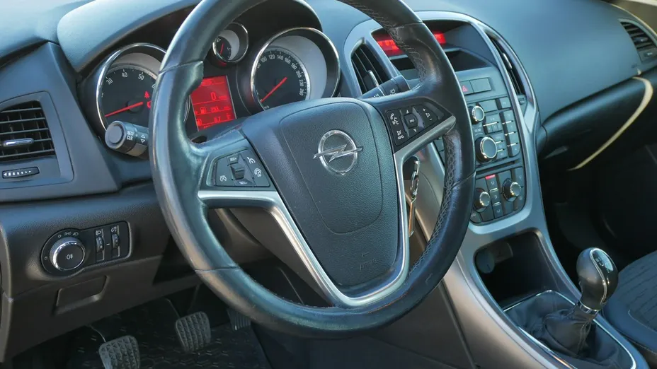 OPEL Astra -