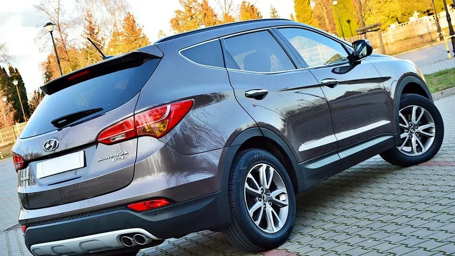 HYUNDAI Santa Fe -