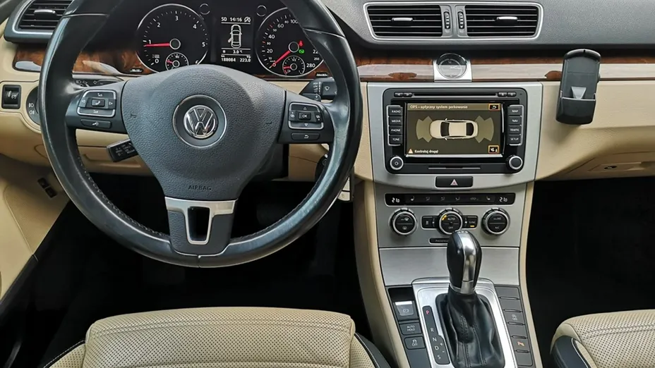 VOLKSWAGEN CC -