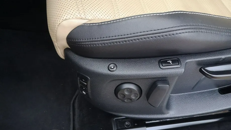 VOLKSWAGEN CC -