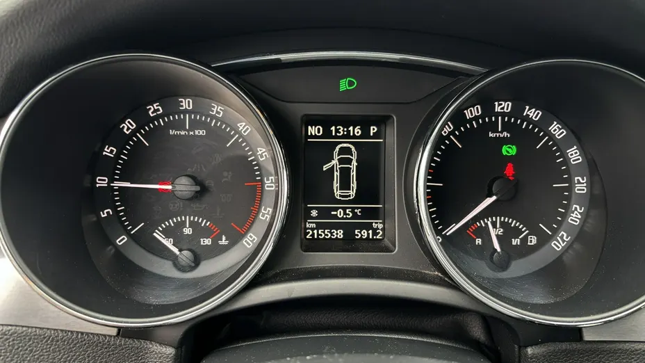 SKODA Superb -