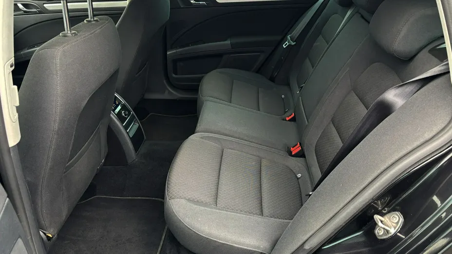 SKODA Superb -