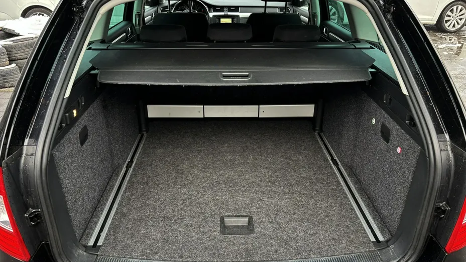 SKODA Superb -