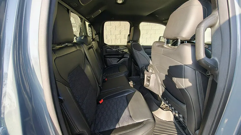 RAM 1500 -