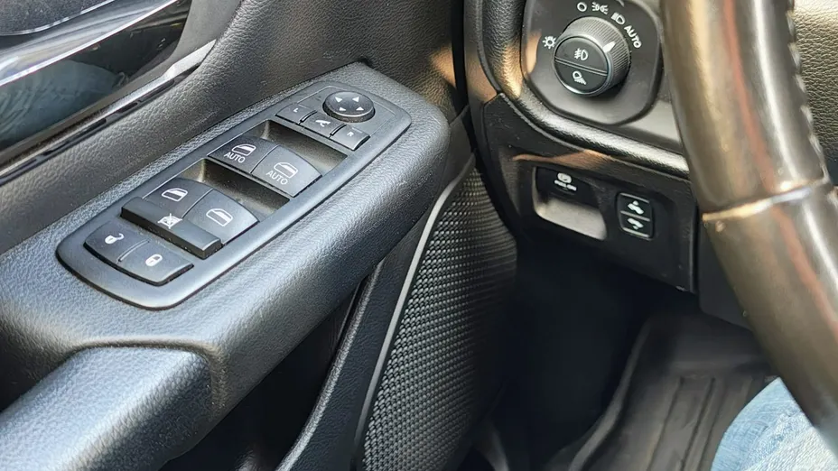 RAM 1500 -