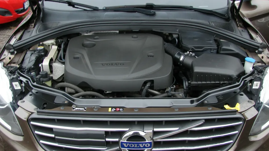 VOLVO XC60 -