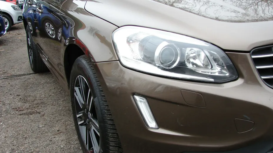 VOLVO XC60 -