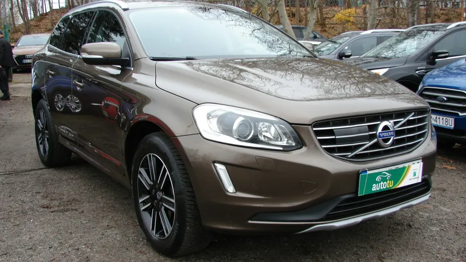VOLVO XC60 -