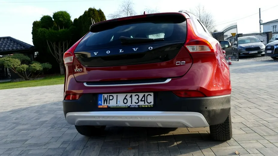 VOLVO V40 Cross Country -