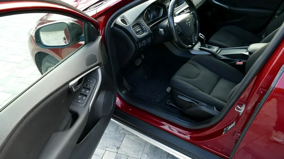 VOLVO V40 Cross Country -